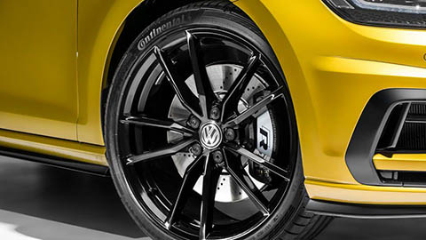 VW-Golf - R - Golf R Special Edition-Quick off the mark. Quicker to stop